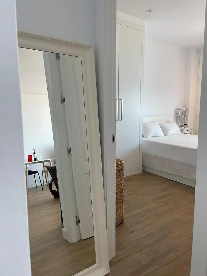 טורמולינוס La Roca Sea View Apartment